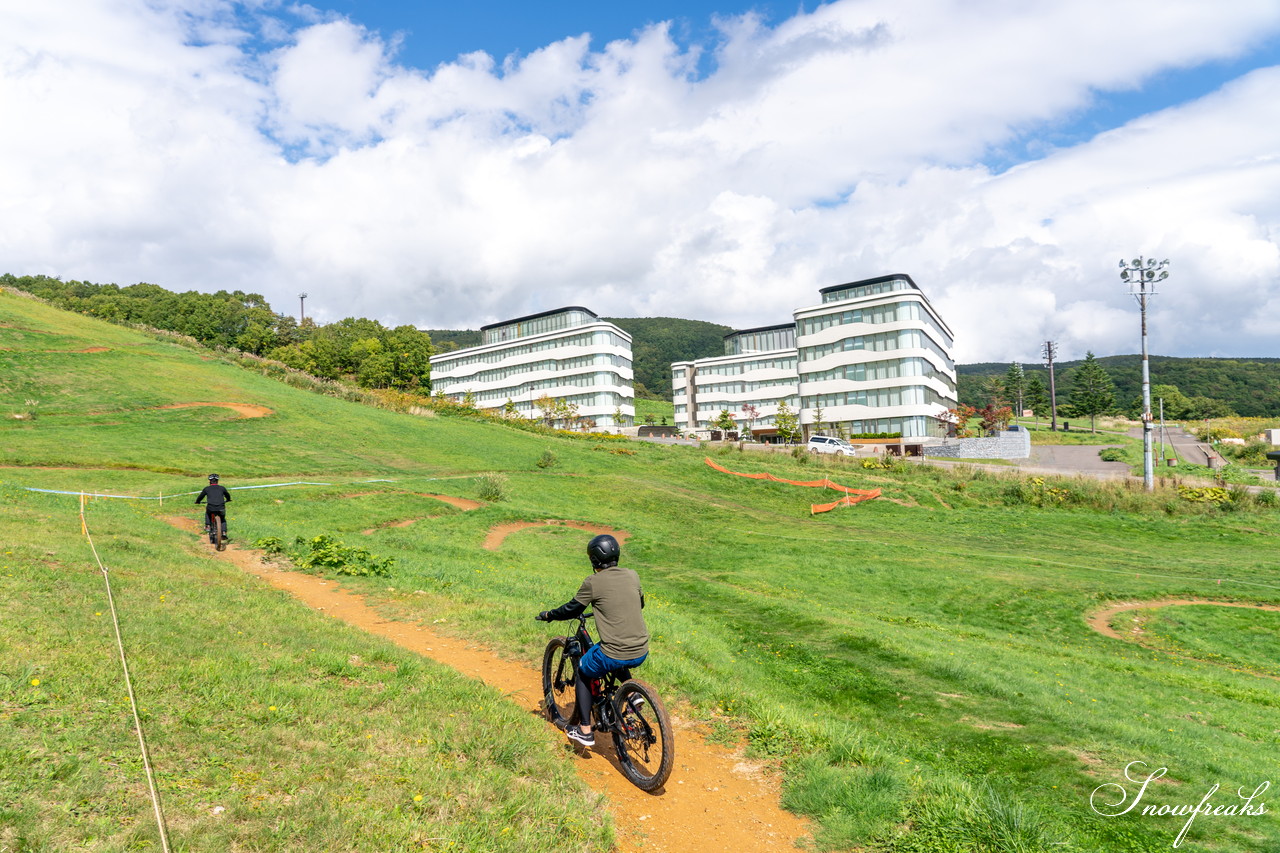 ニセコマウンテンリゾート グラン・ヒラフ　電動アシスト付きMTB『Turbo Levo』でフロートレイルにチャレンジ！